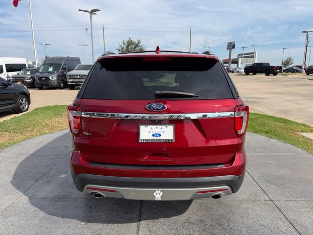 Used 2017 Ford Explorer XLT w/ Equipment Group 202A FWD image 6
