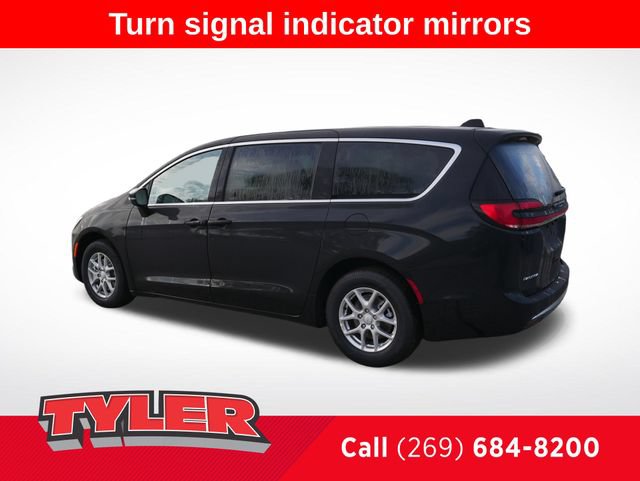 New 2027 Chrysler Pacifica Select FWD image 5
