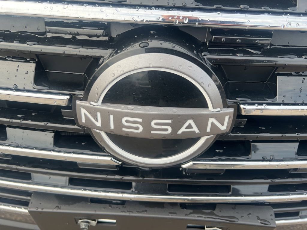 Used 2024 Nissan Rogue SV image 30