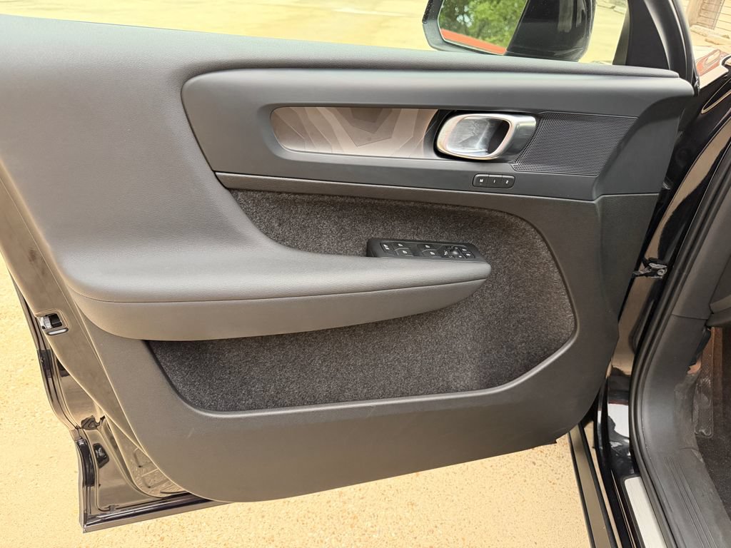 Certified 2023 Volvo C40 P8 Recharge Plus w/ Protection Package Premier AWD/4WD image 9