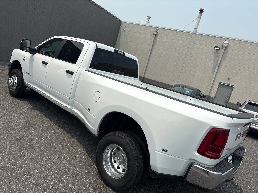 New 2026 RAM 3500 Big Horn AWD/4WD image 34