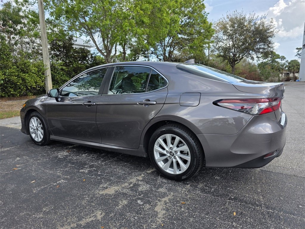 Used 2024 Toyota Camry LE image 9