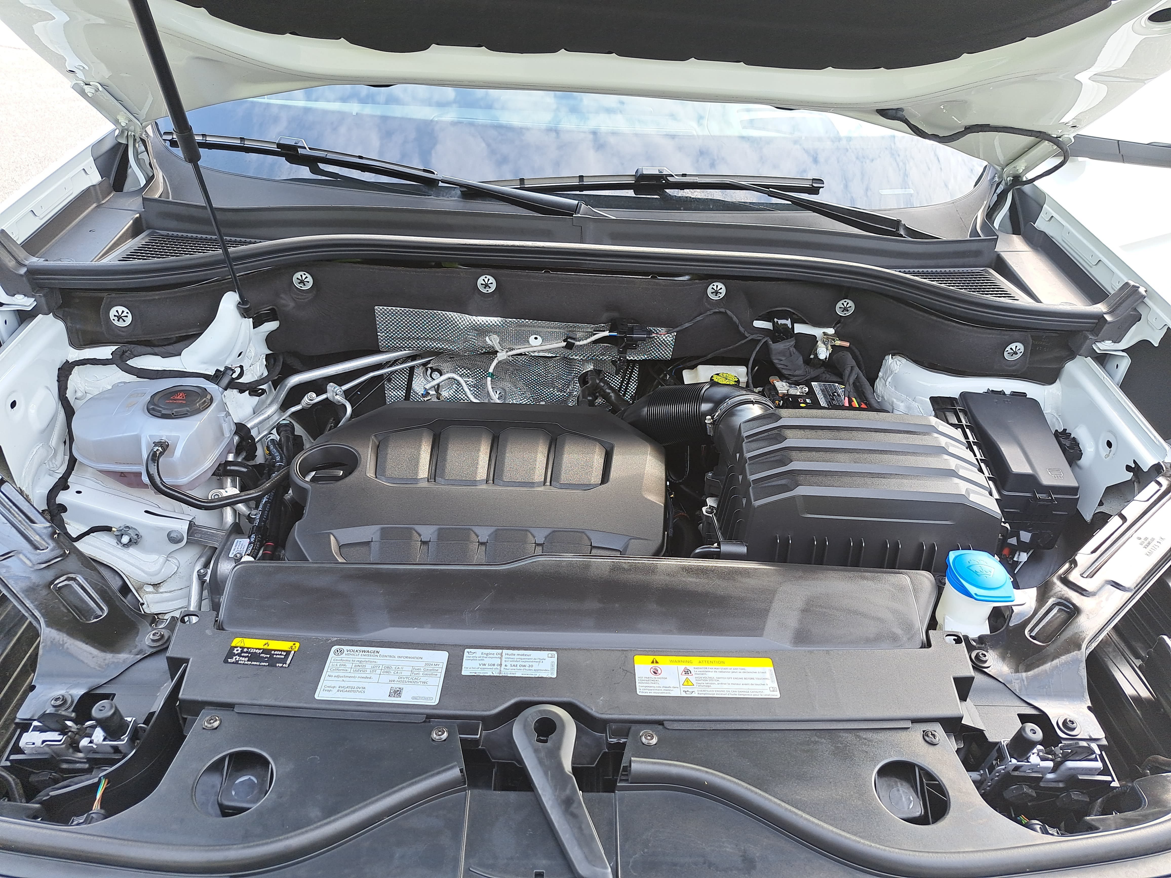 Used 2024 Volkswagen Atlas SEL AWD/4WD image 30