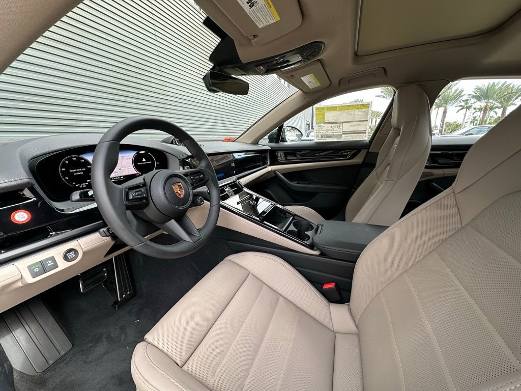 Used 2025 Porsche Panamera 4 image 4
