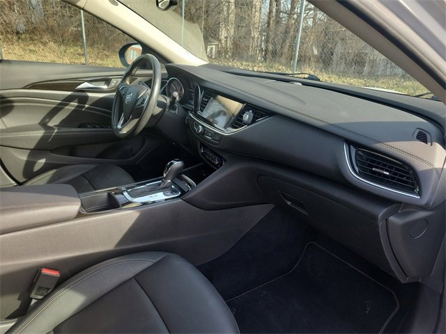 Used 2018 Buick Regal Essence image 30