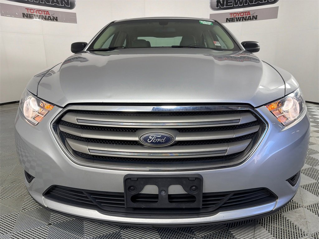 Used 2017 Ford Taurus SE image 8