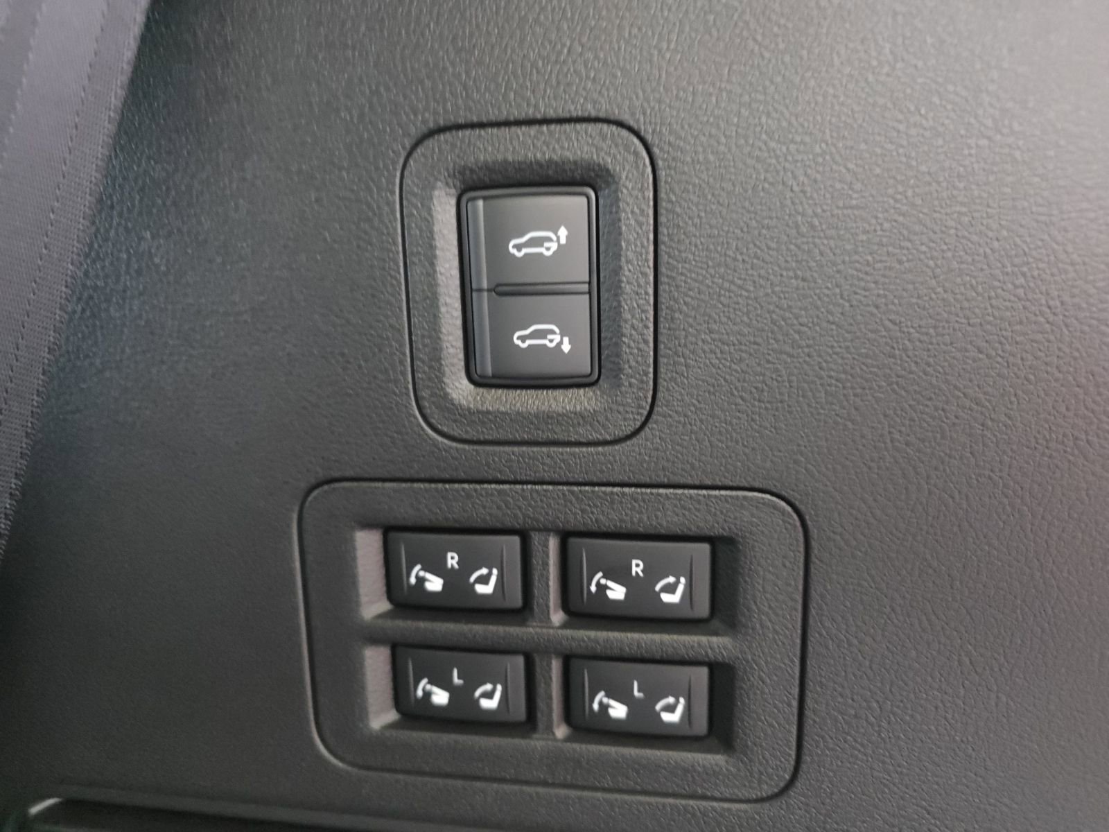 New 2026 INFINITI QX80 4WD image 19