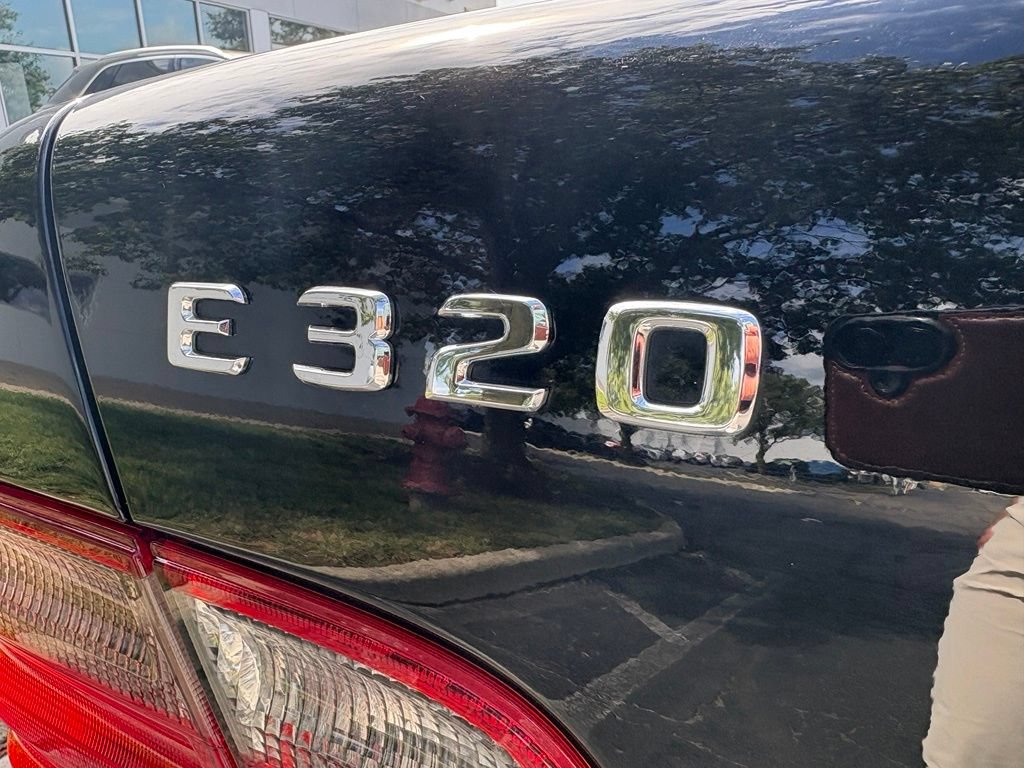 Used 2002 Mercedes-Benz E 320 4MATIC Sedan image 4