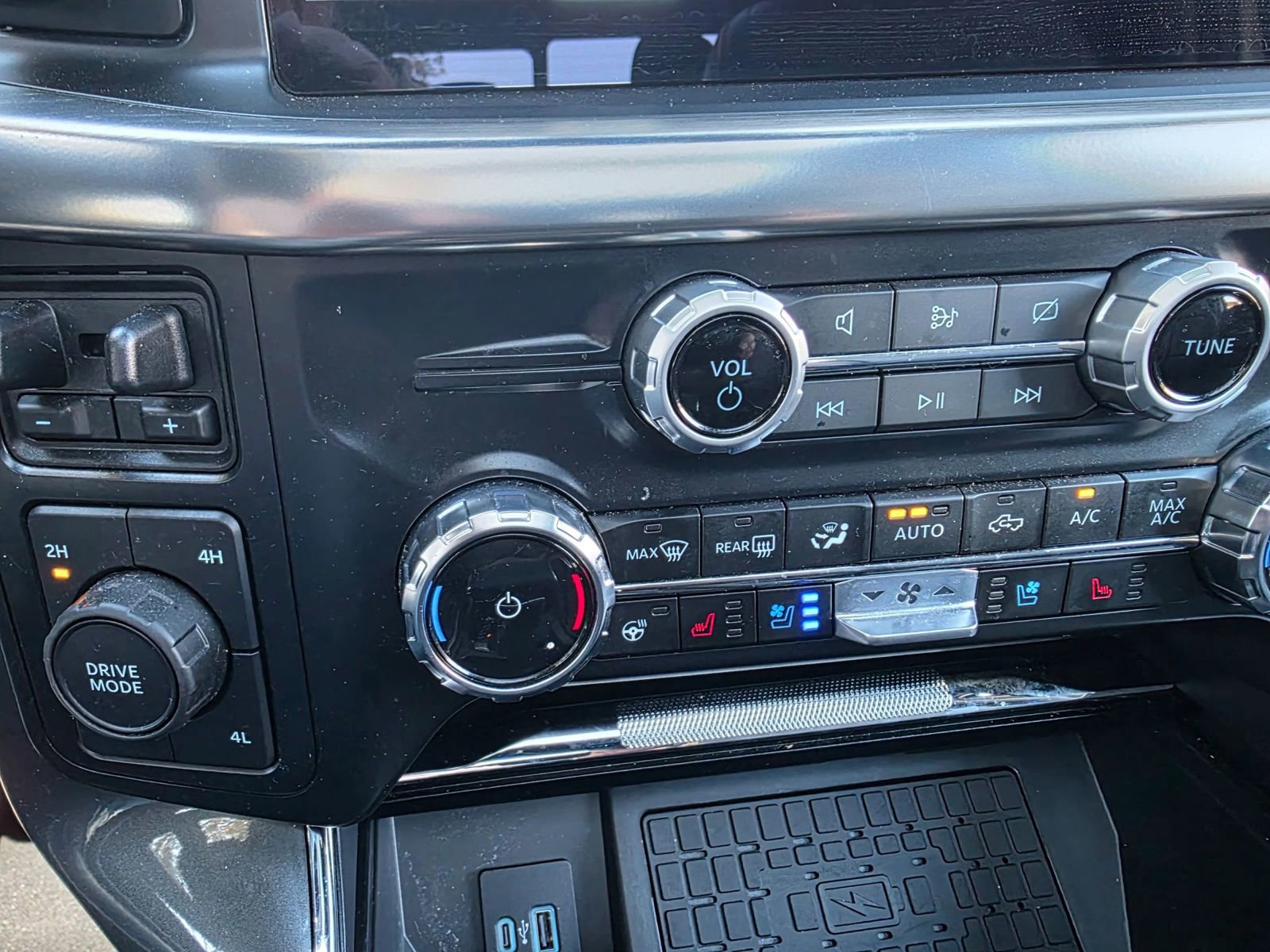 Used 2023 Ford F150 Lariat w/ Equipment Group 502A High image 22