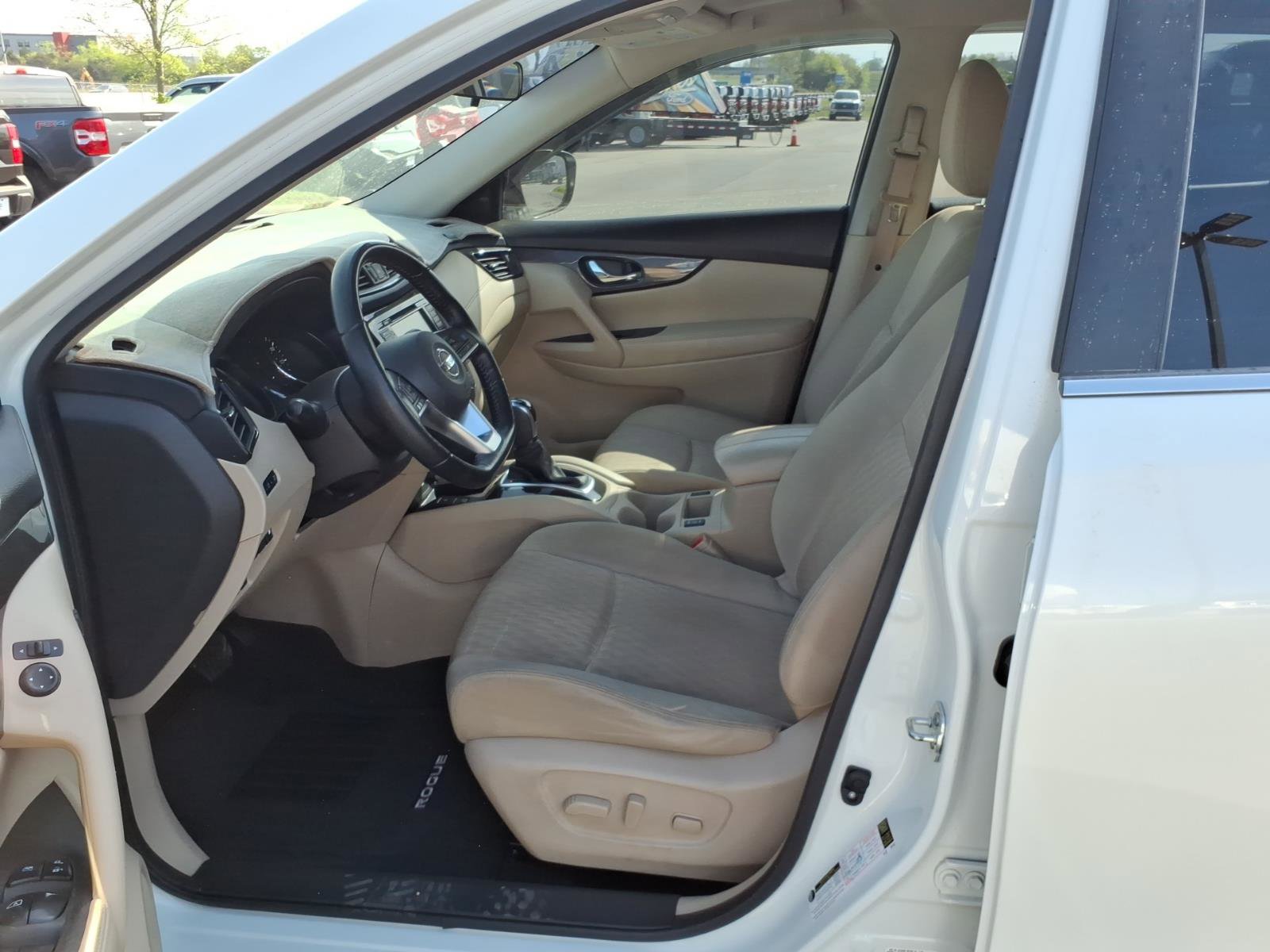 Used 2020 Nissan Rogue SV w/ Sun & Sound Touring Package image 12