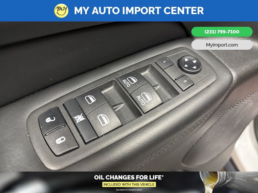 Used 2021 Jeep Grand Cherokee Laredo image 11