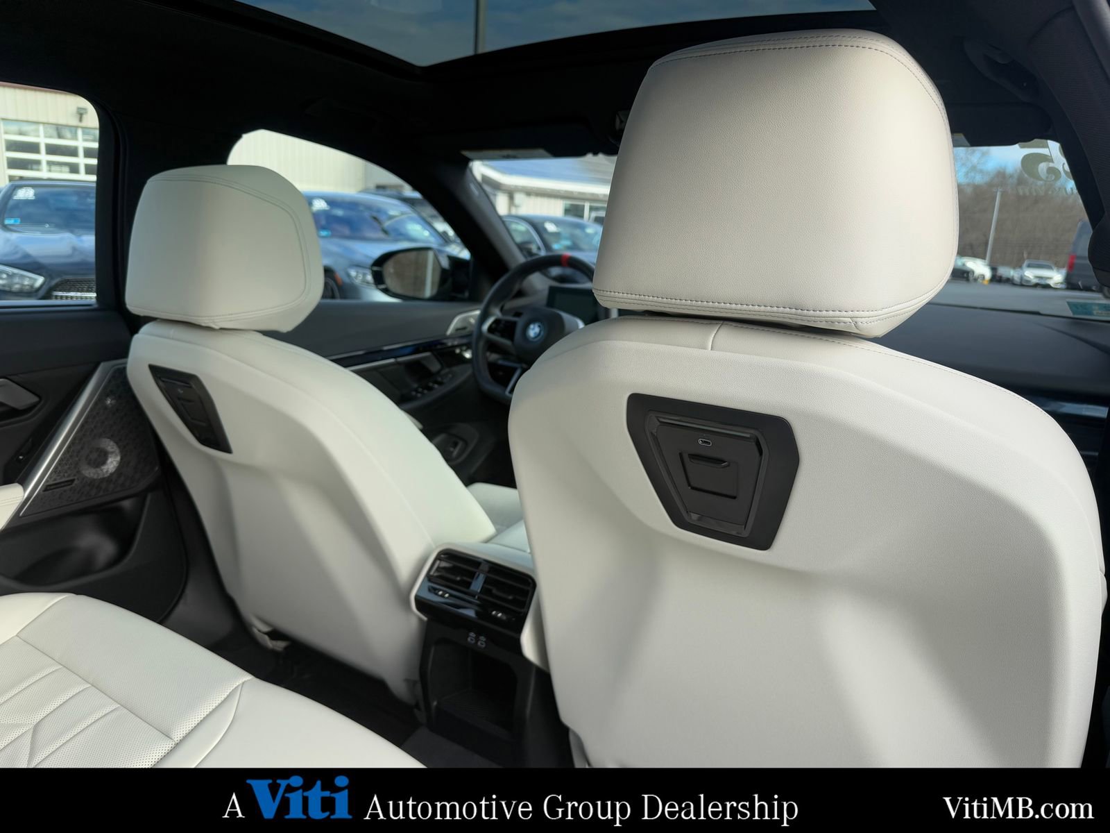 Used 2025 BMW i5 M60 w/ Executive Package image 27