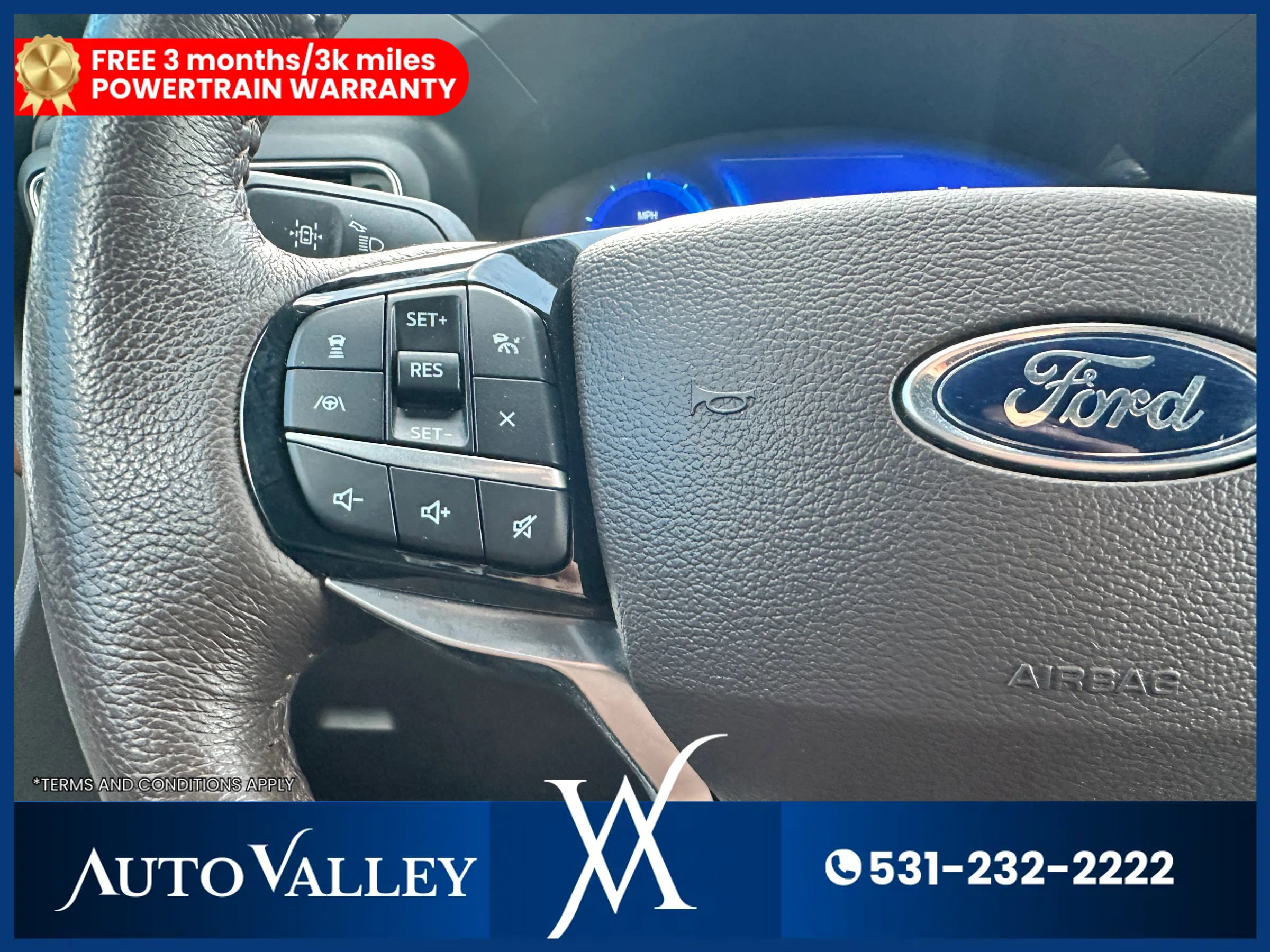 Used 2022 Ford Explorer King Ranch w/ Premium Technology Package image 39