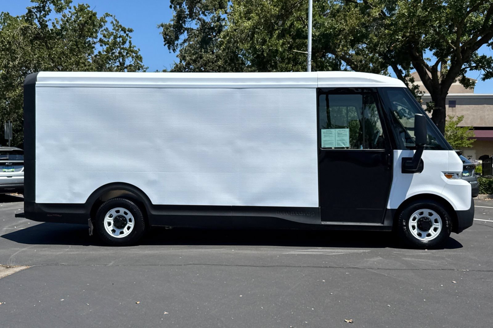 Used 2023 Chevrolet Brightdrop 600 w/ Active Safety Package 2 AWD/4WD image 2