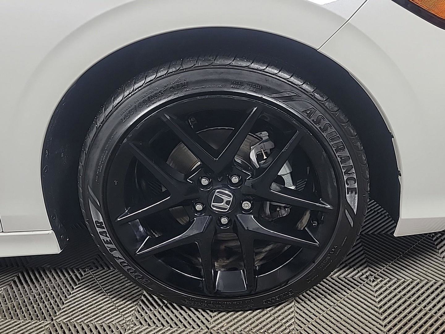 Certified 2025 Honda Civic Sport Touring image 3