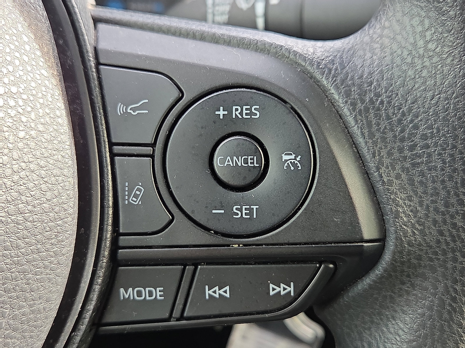 Used 2022 Toyota Corolla LE image 21