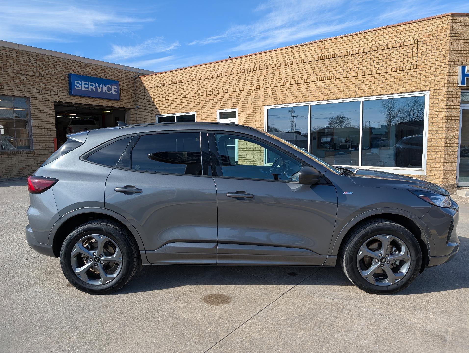 Used 2024 Ford Escape ST-Line image 5