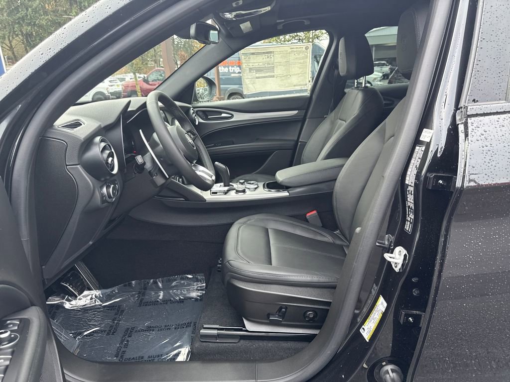New 2025 Alfa Romeo Stelvio Sprint w/ Convenience Package image 14