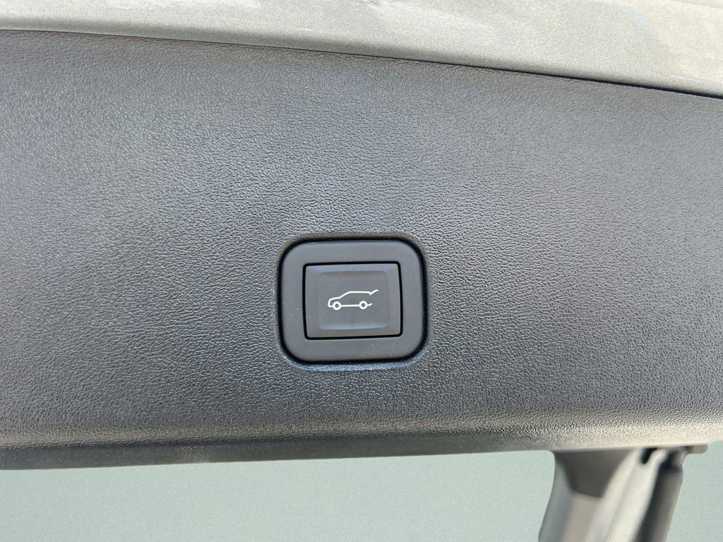 Used 2026 Cadillac Optiq Luxury 1 image 16