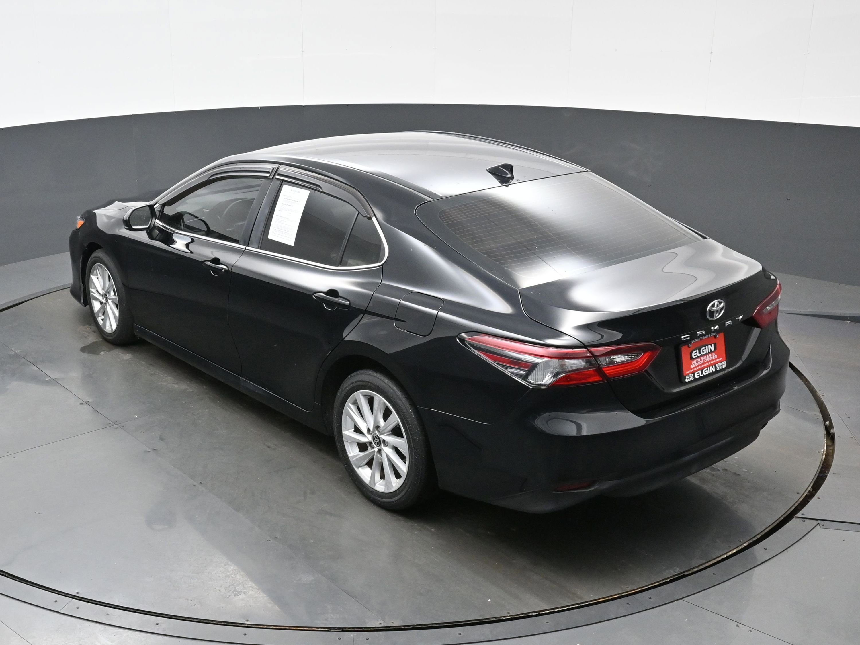Used 2021 Toyota Camry LE image 32