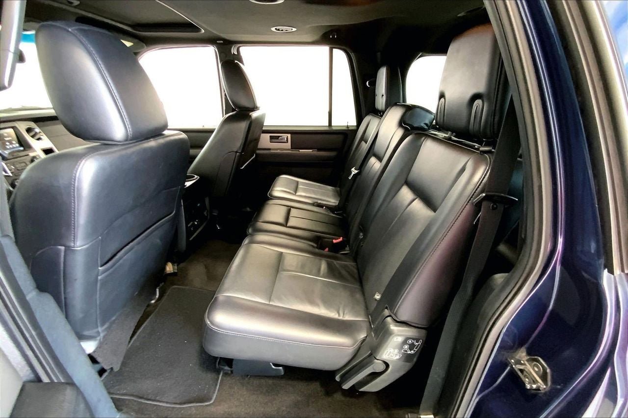 Used 2015 Ford Expedition EL XLT w/ Equipment Group 202A RWD image 24