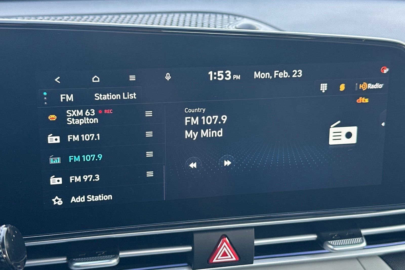 Used 2025 Hyundai Elantra Limited image 18