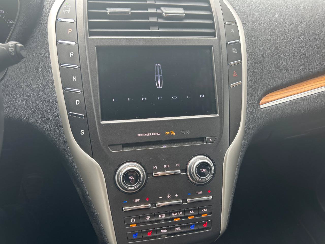Used 2019 Lincoln MKC Reserve w/ MKC Climate Package FWD image 13