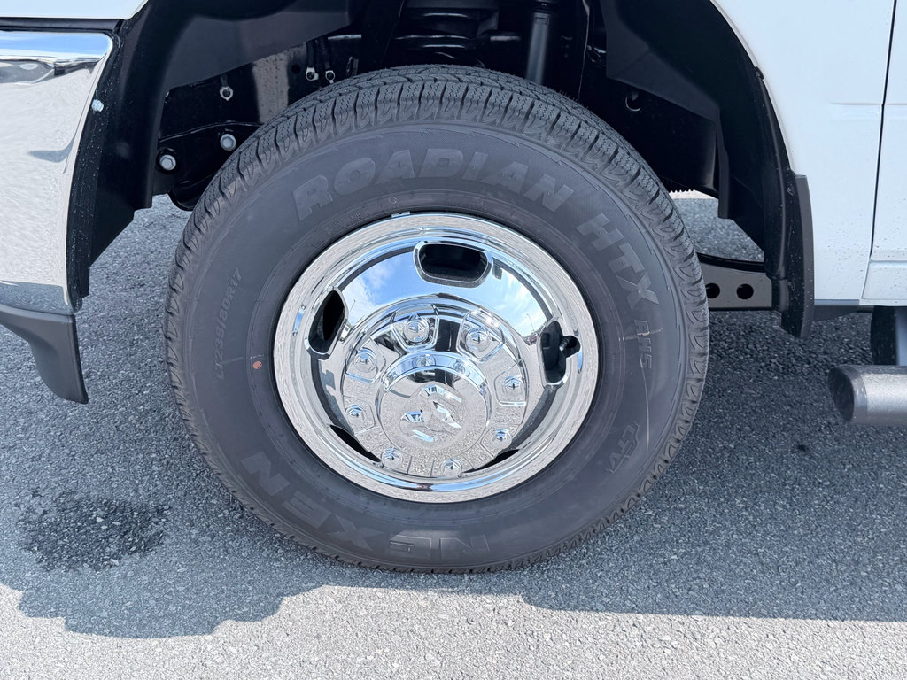 New 2026 RAM 3500 Tradesman w/ Chrome Appearance Group A AWD/4WD image 30