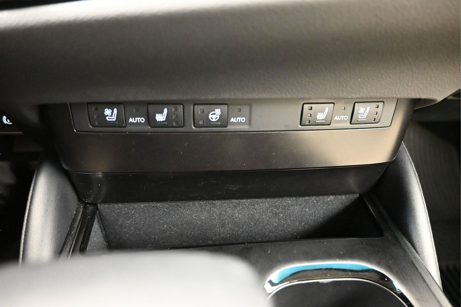 Used 2023 Lexus ES 250 w/ Premium Package AWD/4WD image 34