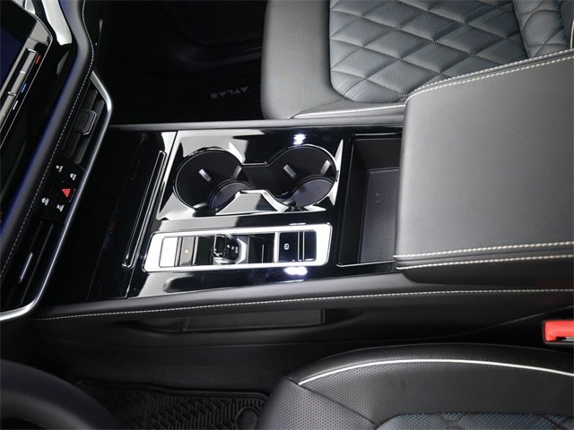 Certified 2024 Volkswagen Atlas Cross Sport SEL Premium R-Line image 31