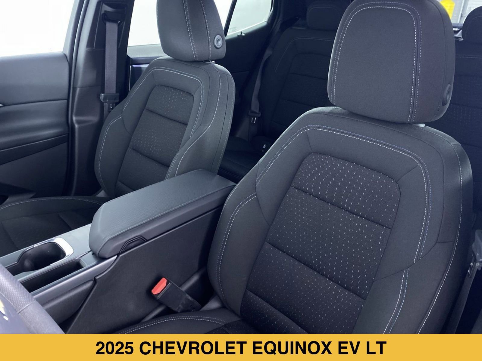 Certified 2025 Chevrolet Equinox EV LT FWD image 10