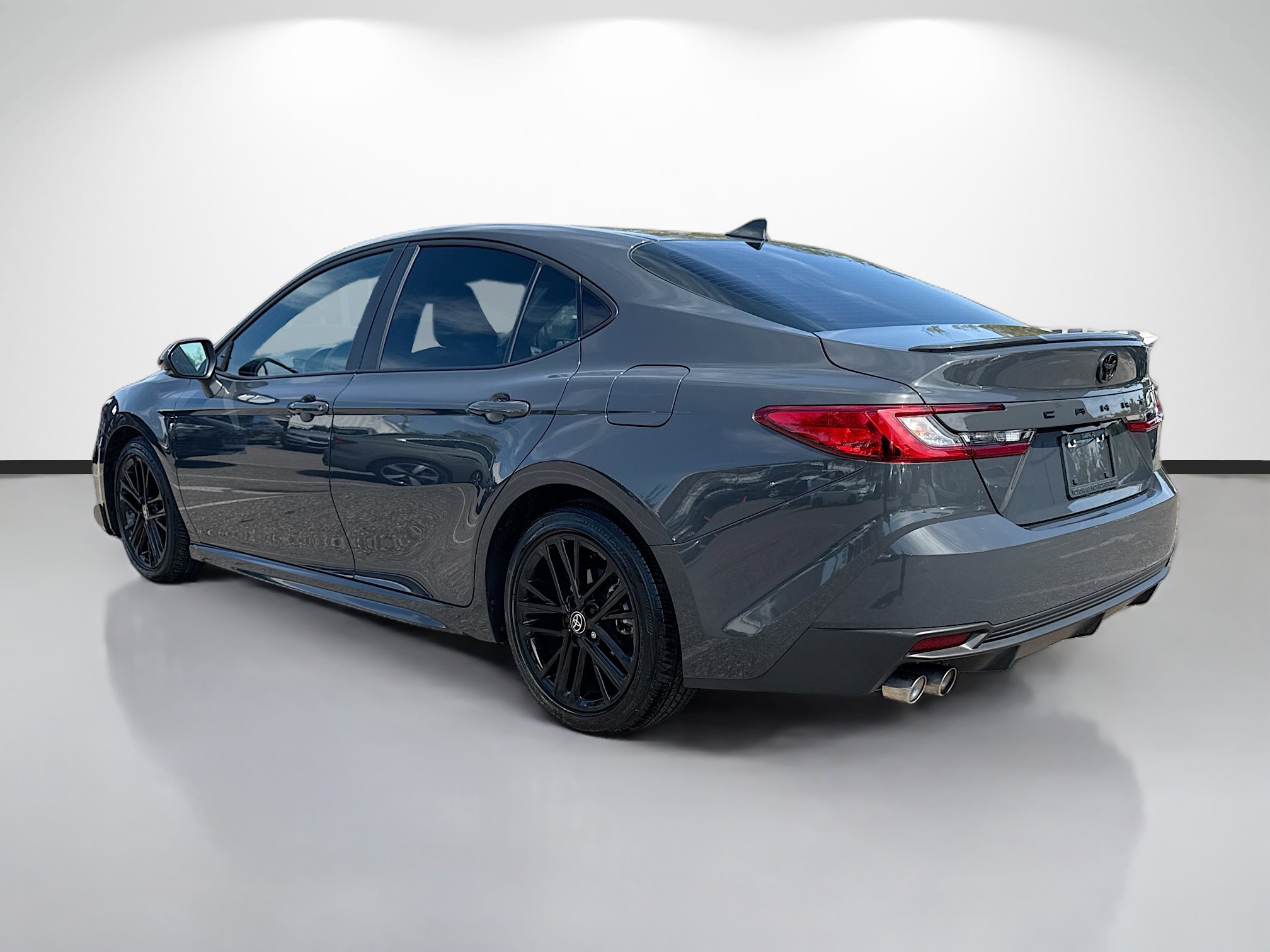 Used 2025 Toyota Camry SE image 5