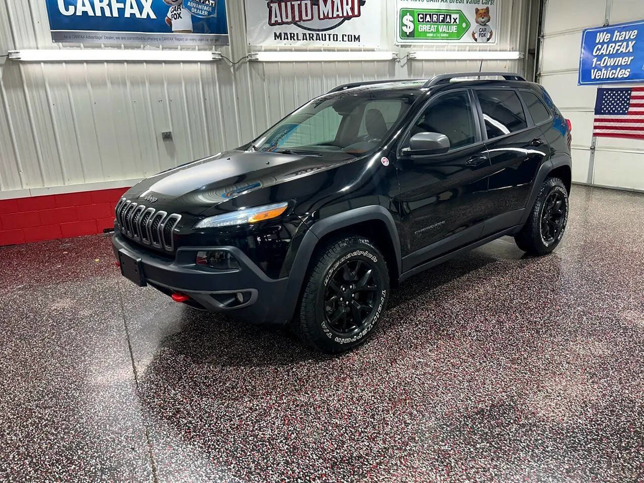 Used 2018 Jeep Cherokee Trailhawk w/ Cold Weather Group image 19