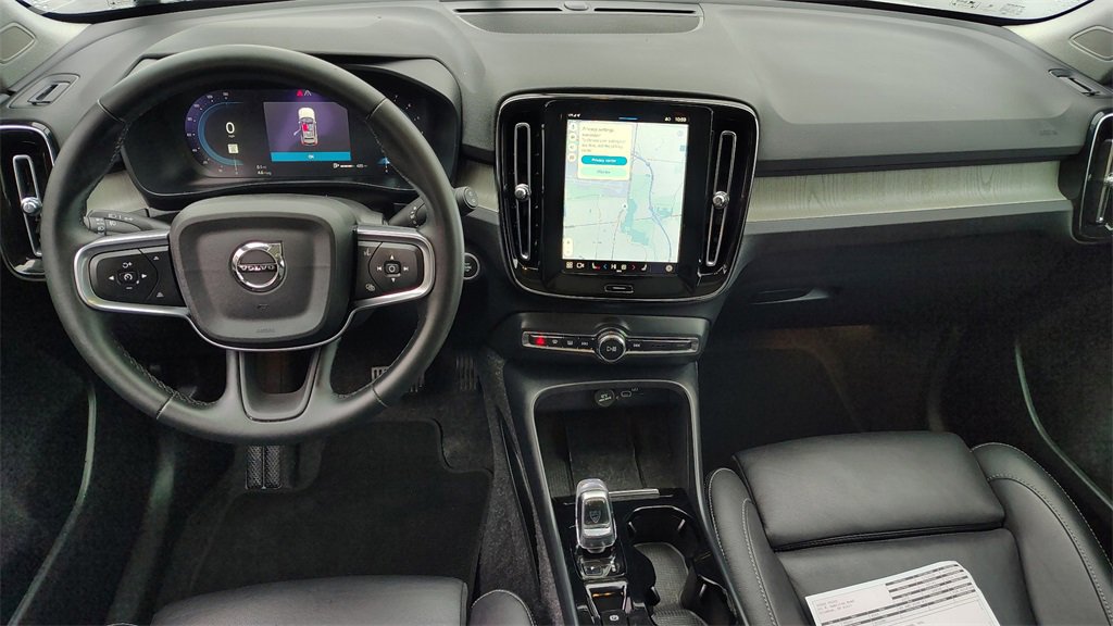 Certified 2025 Volvo XC40 B5 Plus image 11