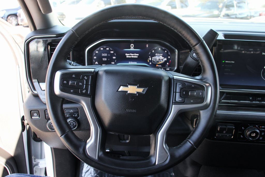 Used 2025 Chevrolet Silverado 2500 LT w/ Convenience Package image 20