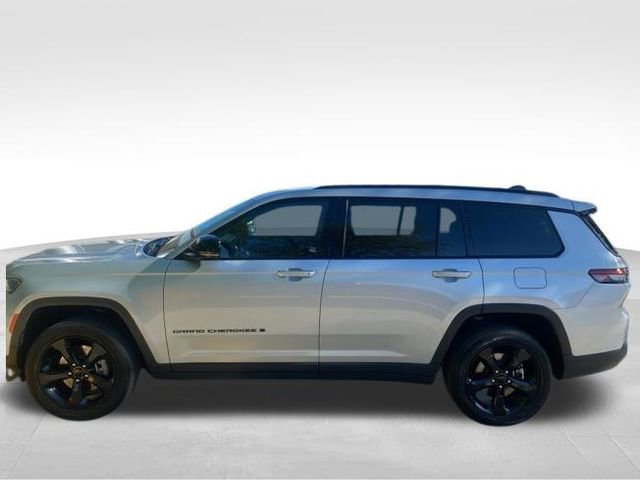 Used 2025 Jeep Grand Cherokee L Altitude image 6