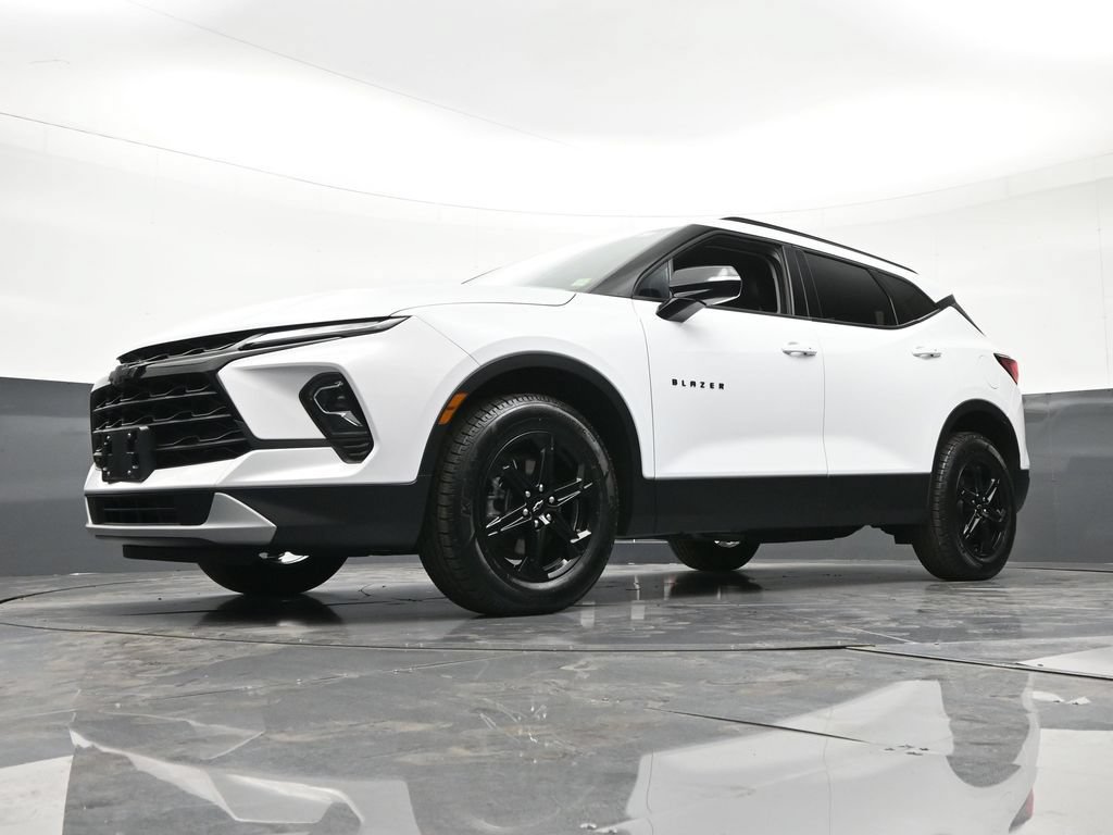 Used 2024 Chevrolet Blazer LT w/ Midnight/Sport Edition AWD/4WD image 25