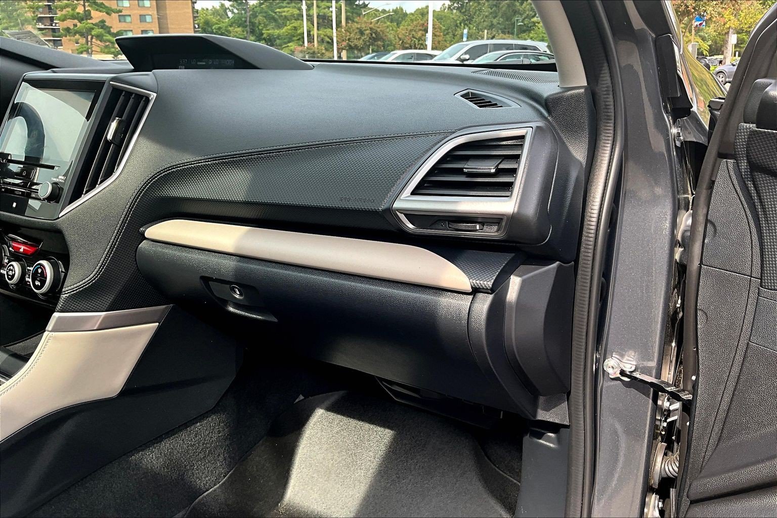 Used 2022 Subaru Forester Limited AWD/4WD image 16