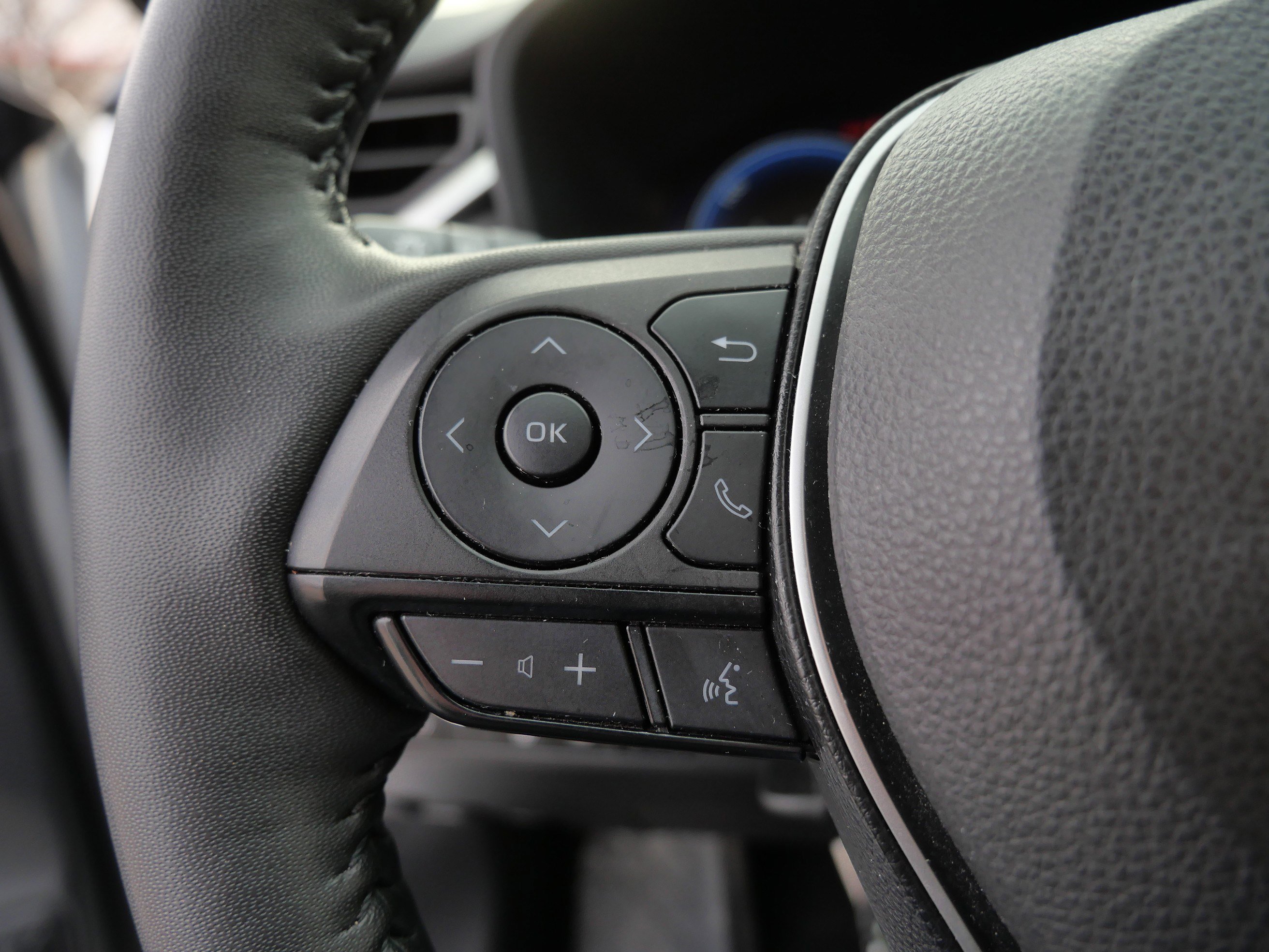 Used 2023 Toyota RAV4 Limited w/ Limited Grade Weather Package AWD/4WD image 27