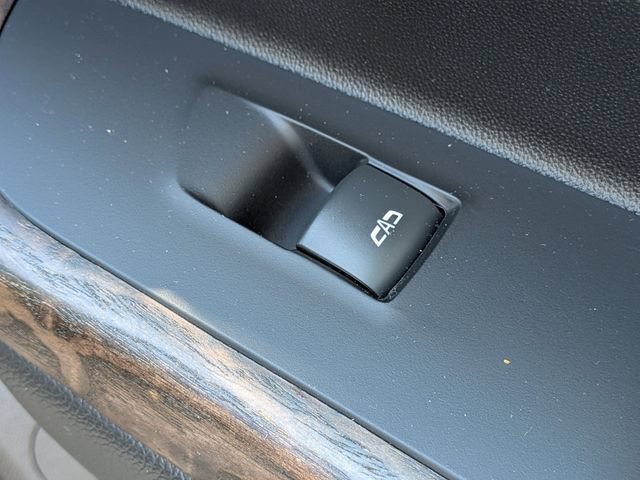 Used 2023 GMC Acadia Denali w/ Denali Ultimate Package FWD image 40