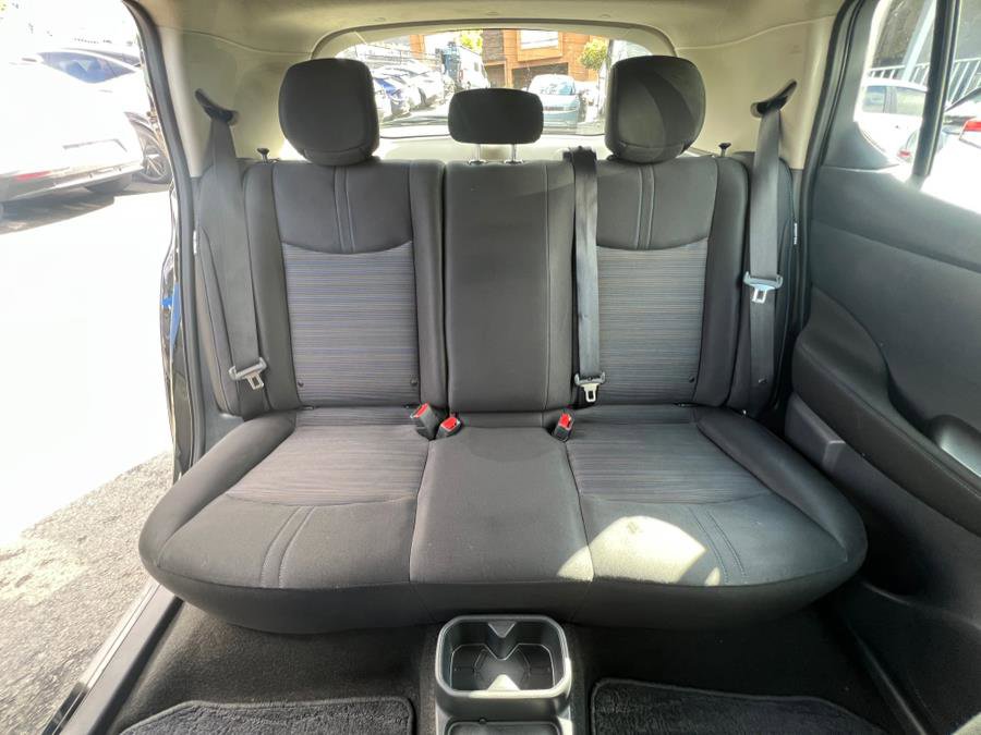 Used 2025 Nissan Leaf S image 31