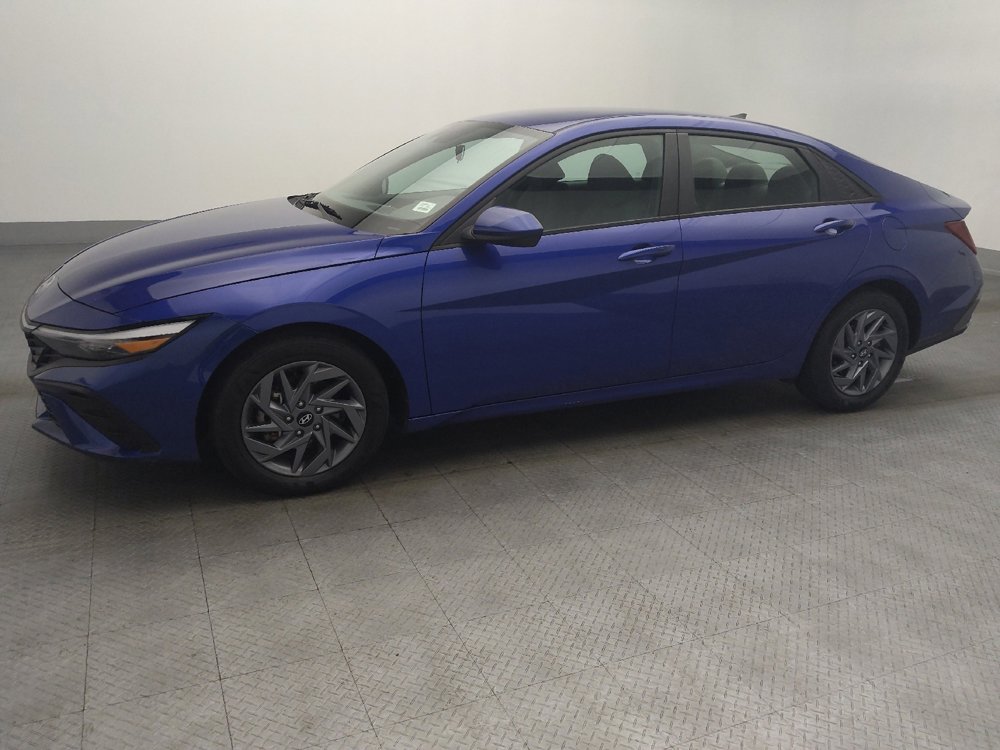 Used 2024 Hyundai Elantra SEL image 2