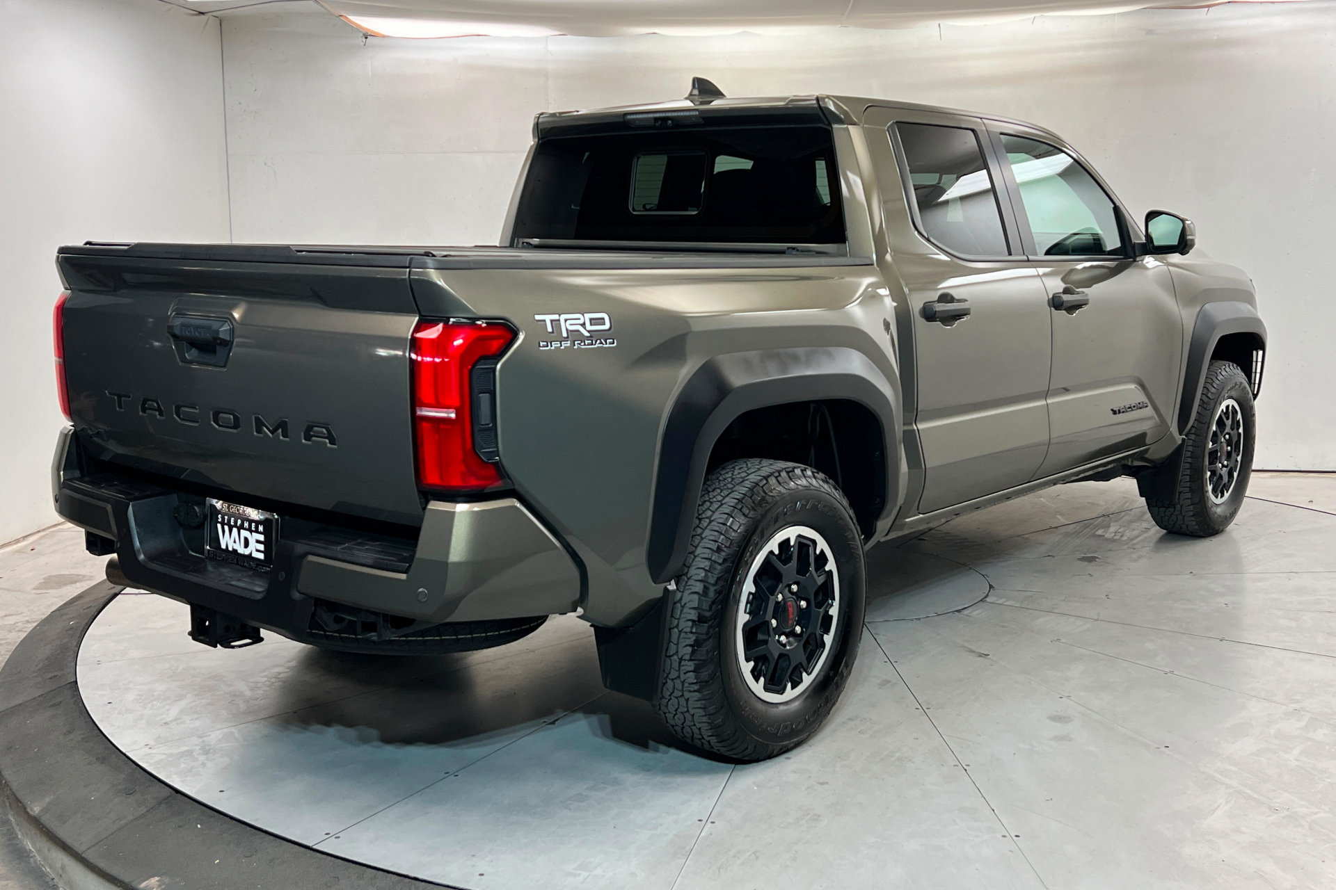 Used 2024 Toyota Tacoma TRD Off-Road AWD/4WD image 6