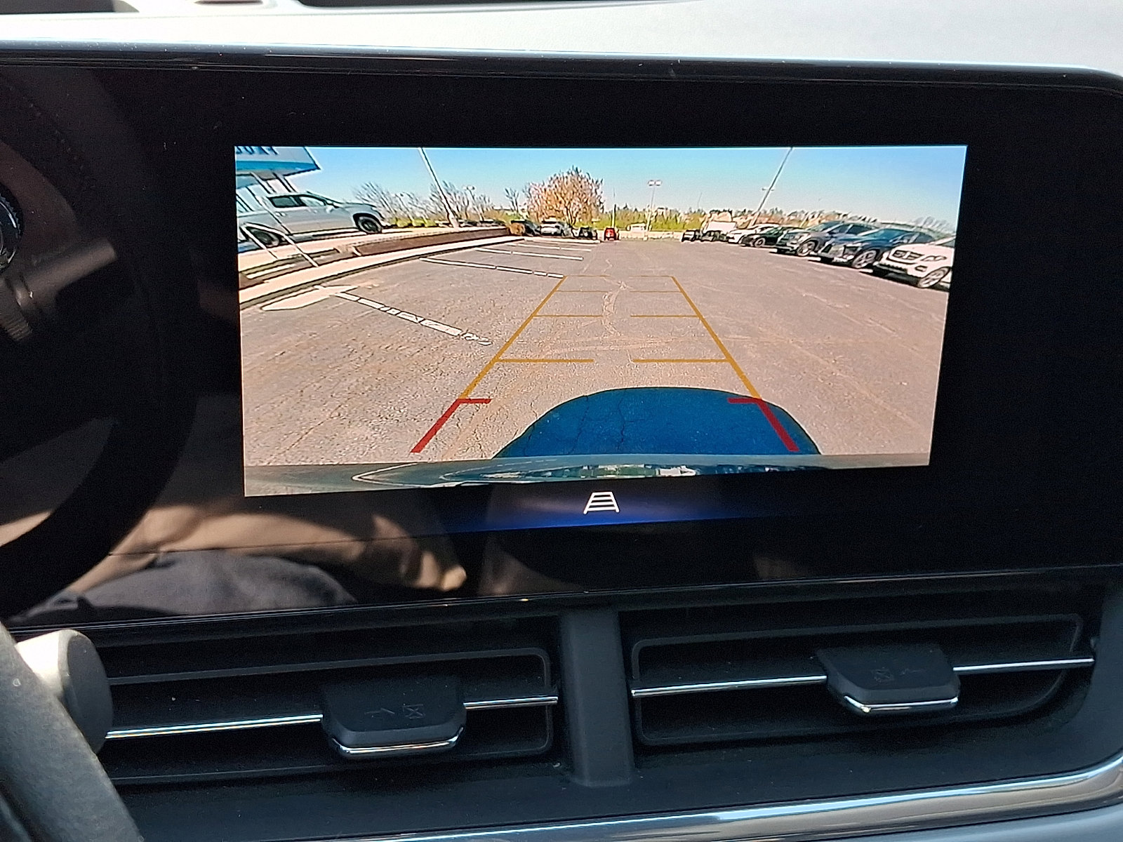 Certified 2025 Chevrolet Trax LT FWD image 18