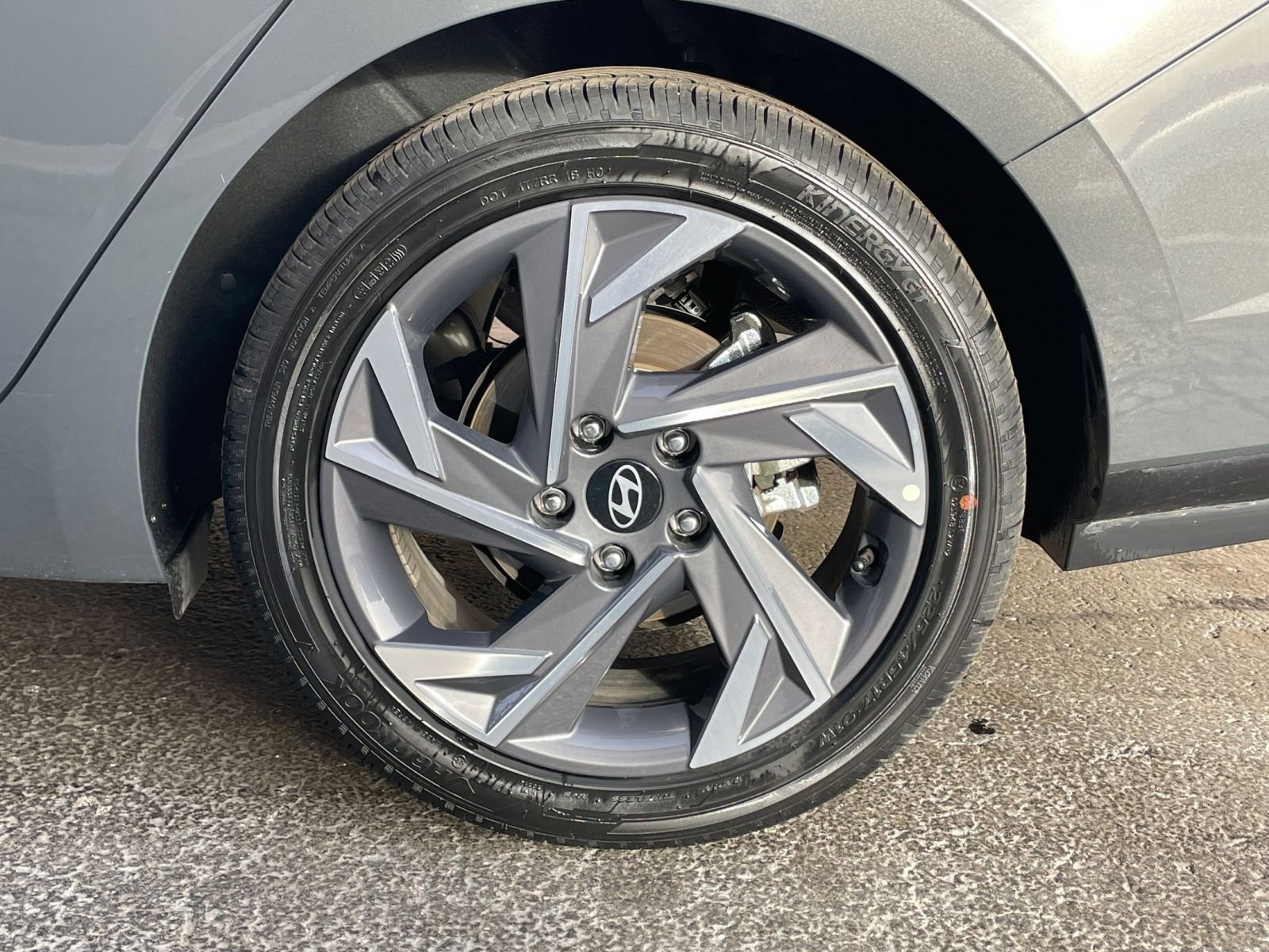 Used 2025 Hyundai Elantra SEL image 31