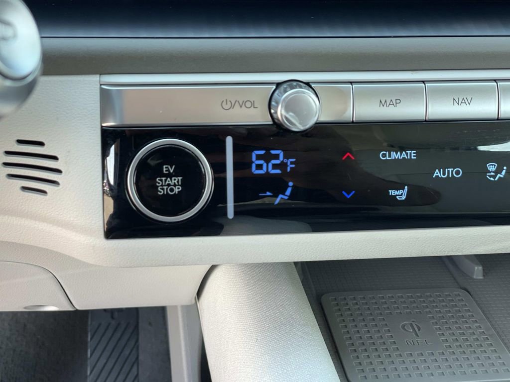 Used 2025 Hyundai Ioniq 6 SEL image 12