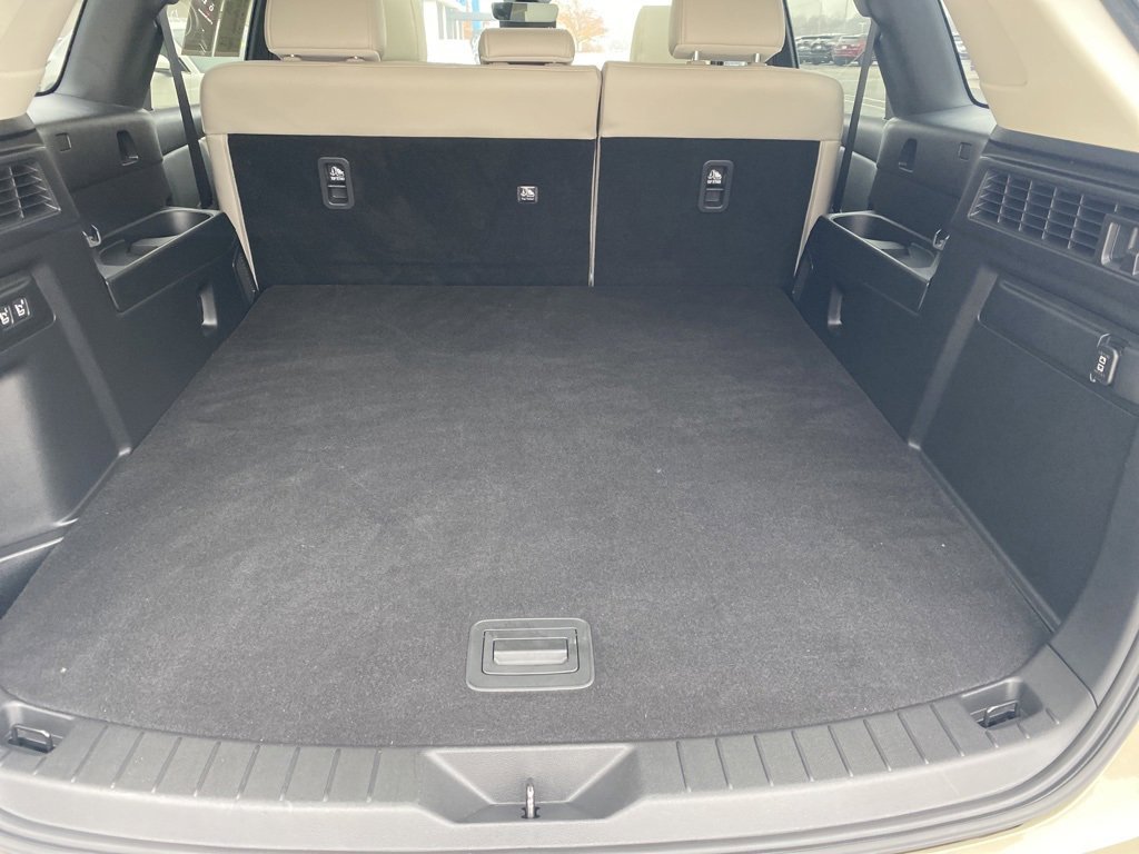 Certified 2025 MAZDA CX-70 Plug-In Hybrid w/ Premium Pkg image 6