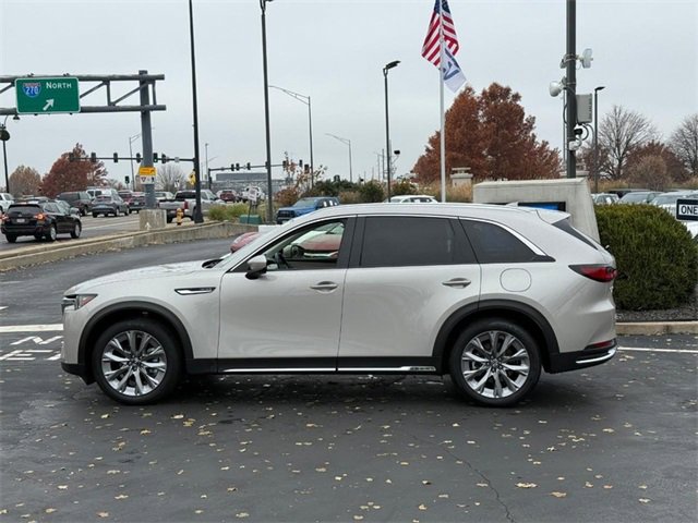 Used 2025 MAZDA CX-90 3.3 Turbo w/ Premium Plus Pkg image 2