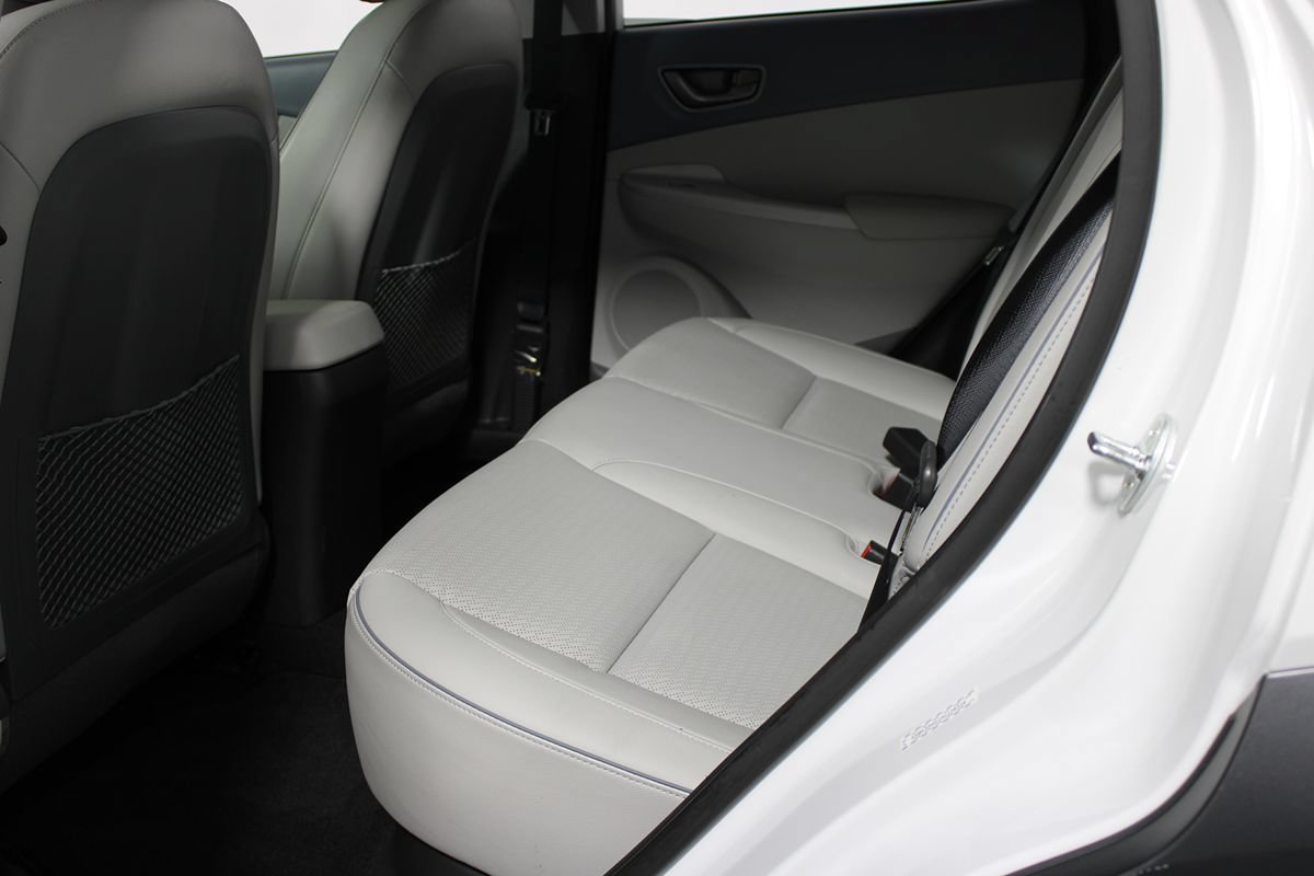 Used 2021 Hyundai Kona Limited w/ Cargo Package FWD image 26