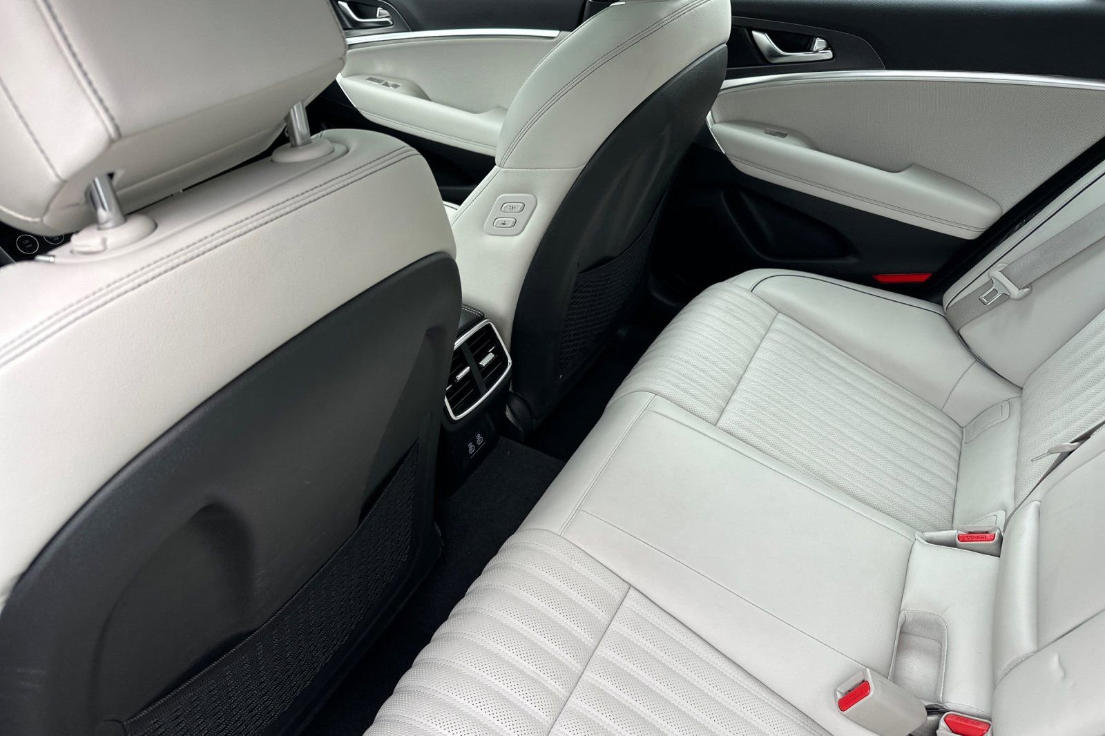 Used 2026 Genesis G70 3.3T Sport Prestige AWD/4WD image 15